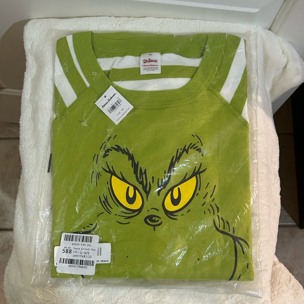 Grinch Pajama Set - Picture 15 of 16